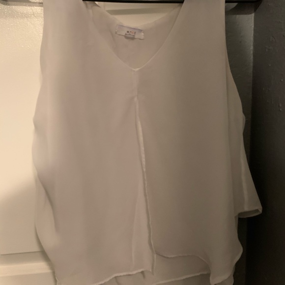 White layered tank - Picture 2 of 3